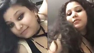 Marwari Bhabi Big tits and dancing cleavage, she is married