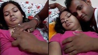 desi couple Exposed breasts n sucked