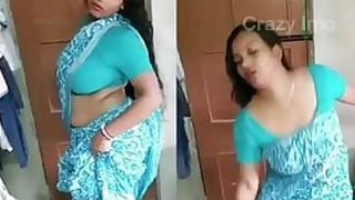 Hot desi auntie dance