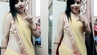 Desi Bhabi Saree, belly, hot dance