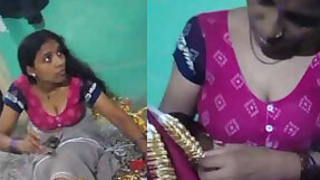 hot homemade bhabhi hot cleavage expose in nude blouse