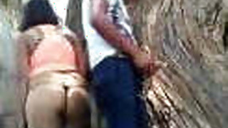 Desi couple hidden sex in the park