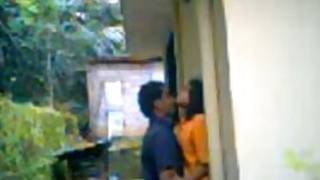 Hindi outdoor mms of Kerala wife with horny neighbor