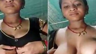 Adorable slut denudes her XXX coconuts and Desi pussy amateur camera