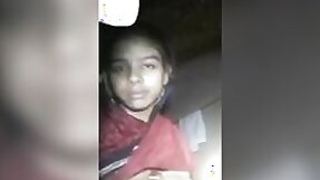 Desi girl exposes XXX body parts on camera for man making MMS video