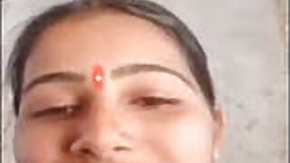 Desi Girl Shows Pussy On Facebook