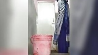 Unsatisfied Bangladeshi girl shoots Desi XXX video of her masturbation