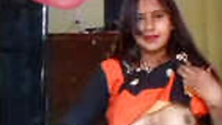 Married bhabi shows her pussy