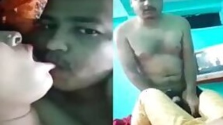 Chubby Desi XXX woman shoots hot MMC video with her best friend