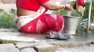 Indian sex mms bhabhi caught by a neighbor