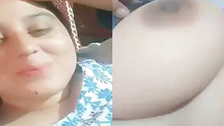Mature Bhabhi shows off her big milk boobs