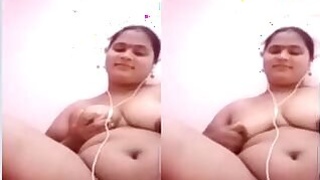 Telugu Bhabhi jerks off with his fingers on a video call