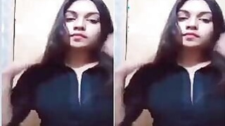 Hot Bangla Girl Shows Her Tits