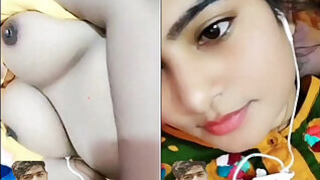 Pretty Indian Girl Shows Her Tits to Lover on VK