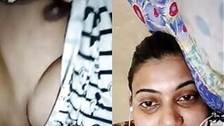 Desi girl shows her boobs on a video call