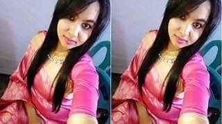 Pretty Indian Girl Shows Her Big Boobs
