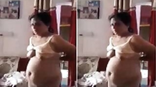 Bhabhi gets naked and fucks her husband