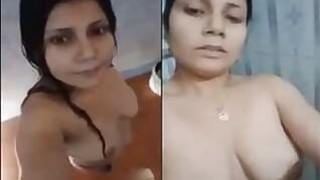 Horny Desi Indian Girl Nude Selfies